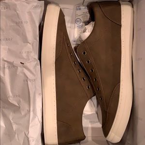 Guess brown no lace slip-ons size 10- NEW